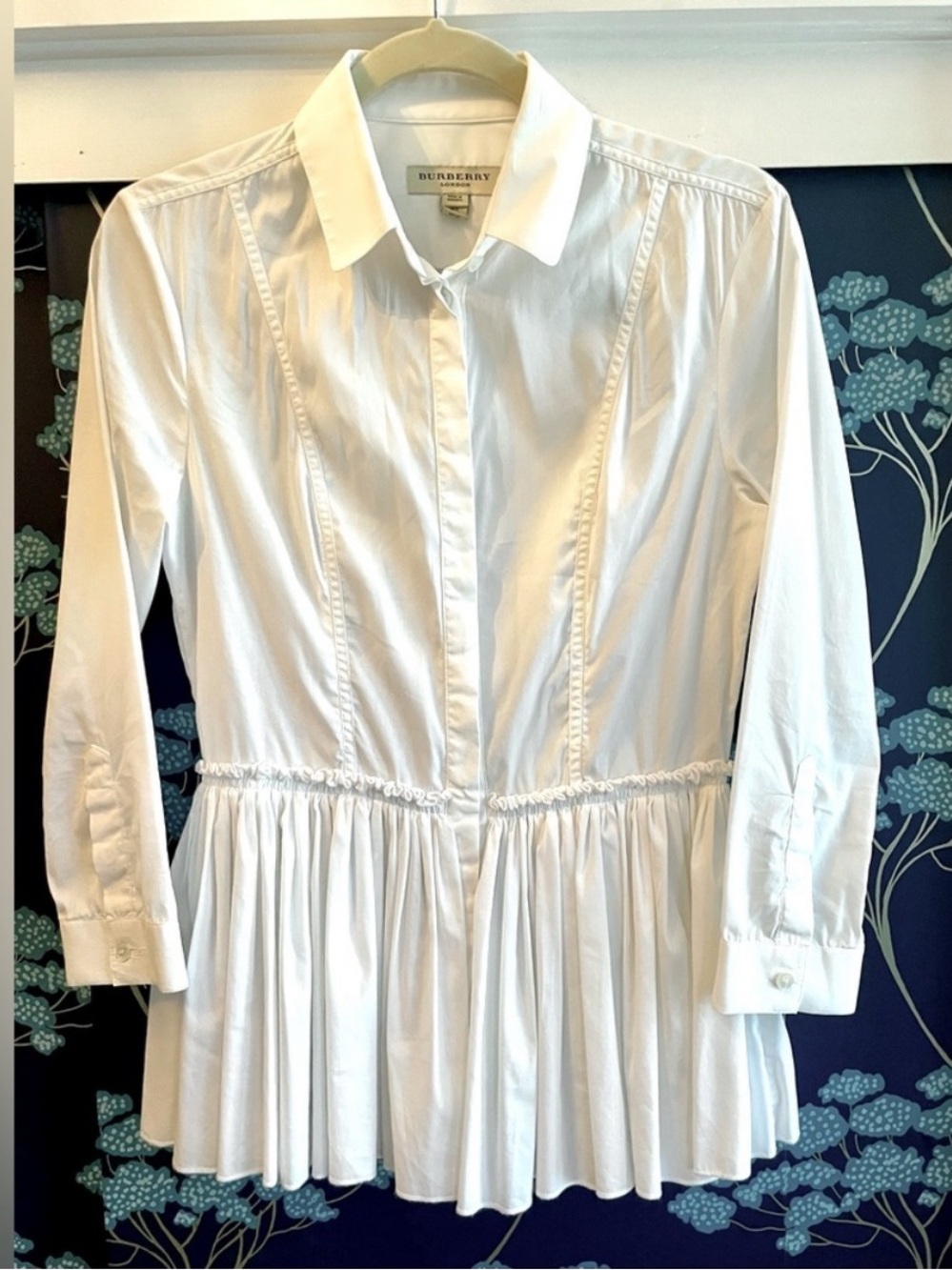 Burberry London cotton blend blouse w/gathered waist and ruffle hem, sz4, EUC - Picture 4 of 10